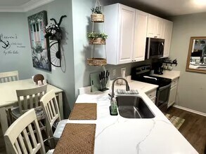 18857 Vineyard Point Ln, Unit Dockside in Cornelius, NC - Building Photo - Building Photo