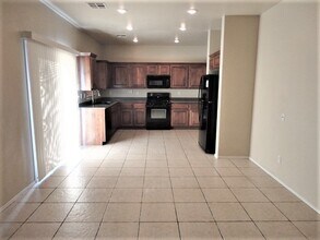 7643 Dove Canyon St in Las Vegas, NV - Building Photo - Building Photo