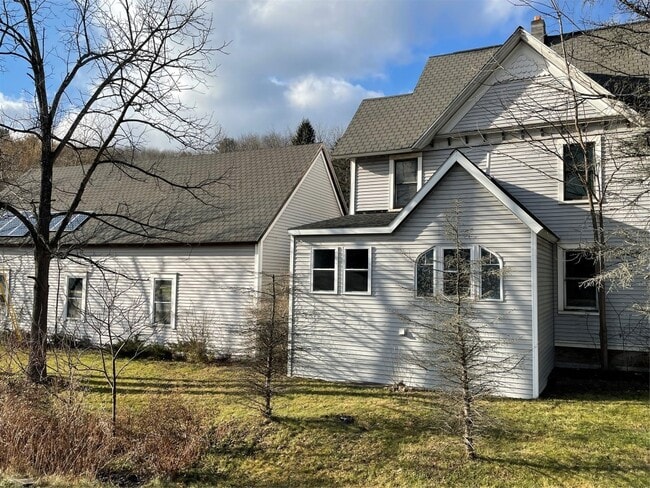 1 W Juliand Hill in Greene, NY - Building Photo - Building Photo
