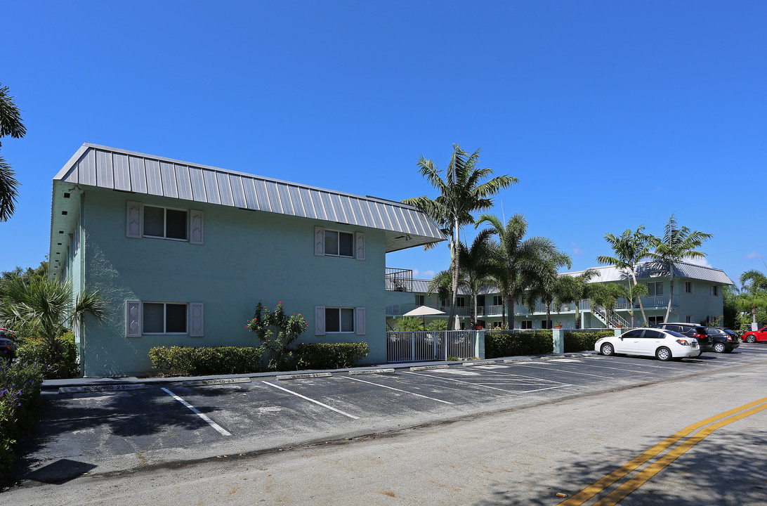 Poinsettia Landings in Fort Lauderdale, FL - Building Photo