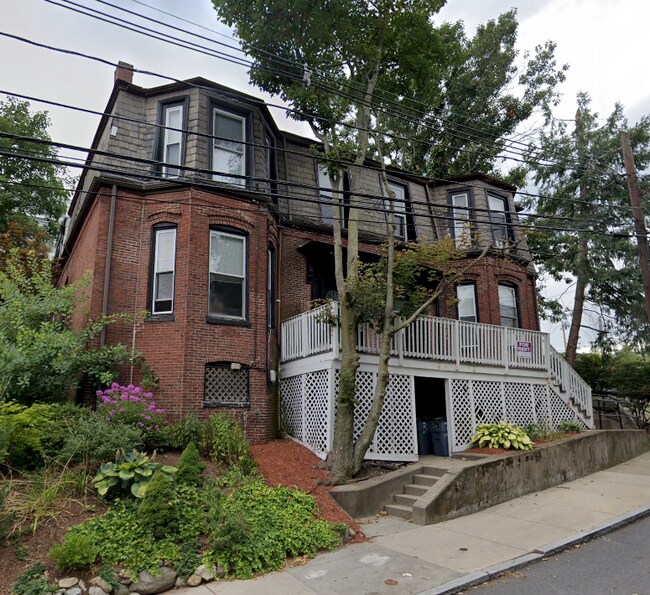 38 Newton St, Unit 1 in Boston, MA - Foto de edificio - Building Photo
