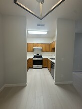 615 Blue Mountain Way, Unit B in Bakersfield, CA - Building Photo - Building Photo