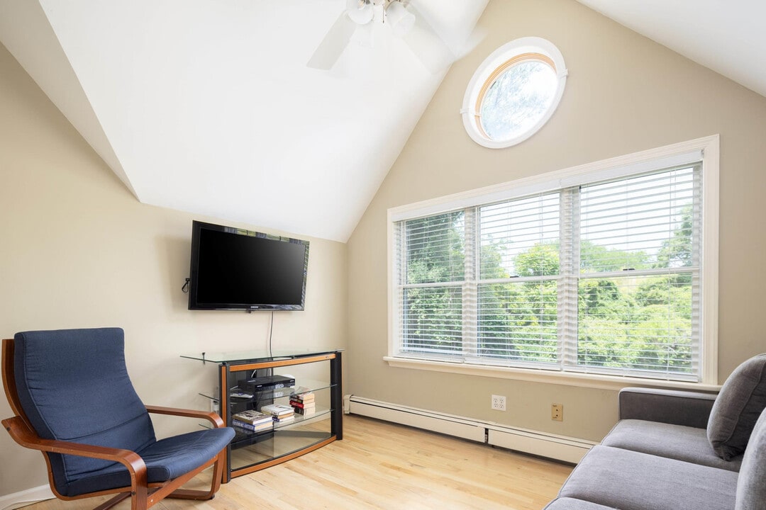 25 Glendale Dr in Montauk, NY - Building Photo
