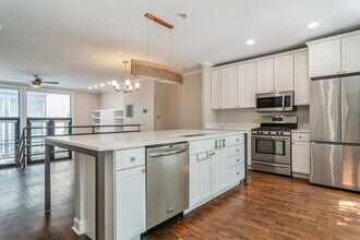 530 N Wood St in Chicago, IL - Building Photo - Building Photo