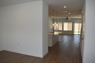 7086 E Simpson Ave in Fresno, CA - Building Photo - Building Photo