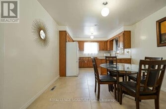 570 Louis Dr in Mississauga, ON - Building Photo - Building Photo