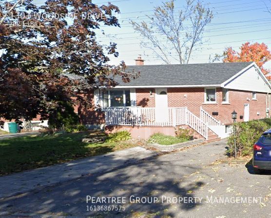 1301 Woodside Dr in Ottawa, ON - Building Photo