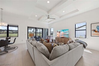 9268 Cormorant Dr in Naples, FL - Building Photo - Building Photo