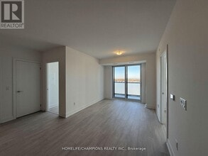 2545 Simcoe St N in Oshawa, ON - Building Photo - Building Photo