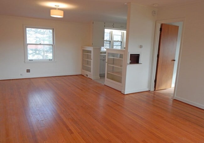 1010 S Anderson St, Unit #4 in Urbana, IL - Foto de edificio - Building Photo
