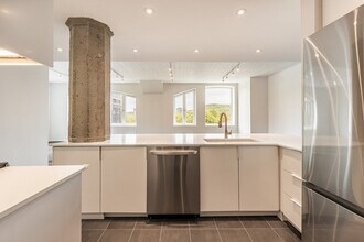 1175 Av. Bernard in Outremont, QC - Building Photo - Building Photo