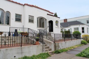 2915 SE Alder St, Unit 2915 in Portland, OR - Building Photo