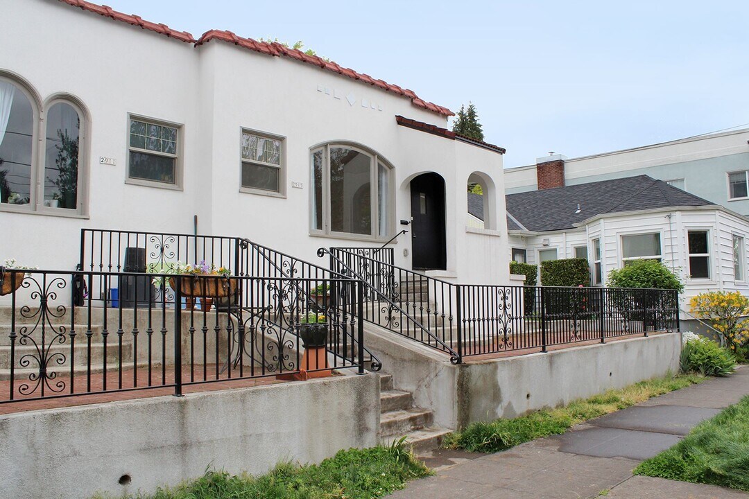 2915 SE Alder St in Portland, OR - Building Photo