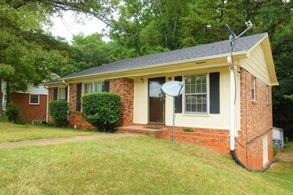 325 Willow Oaks Dr in Spartanburg, SC - Building Photo - Building Photo