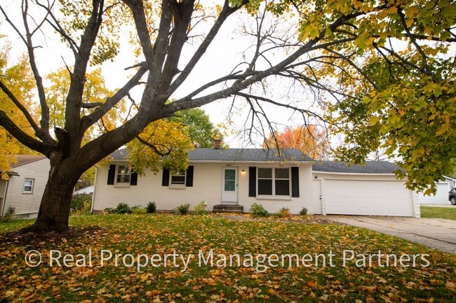 1849 Covington Dr SE