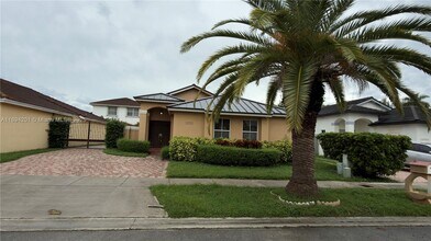 1070 NW 129th Pl in Miami, FL - Building Photo - Building Photo