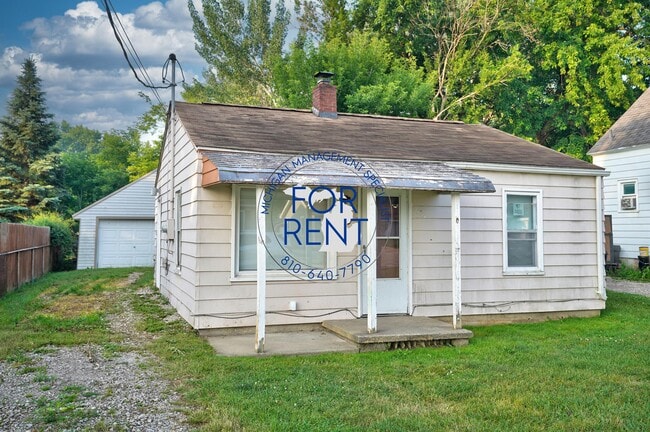1232 Norton St in Burton, MI - Building Photo - Building Photo