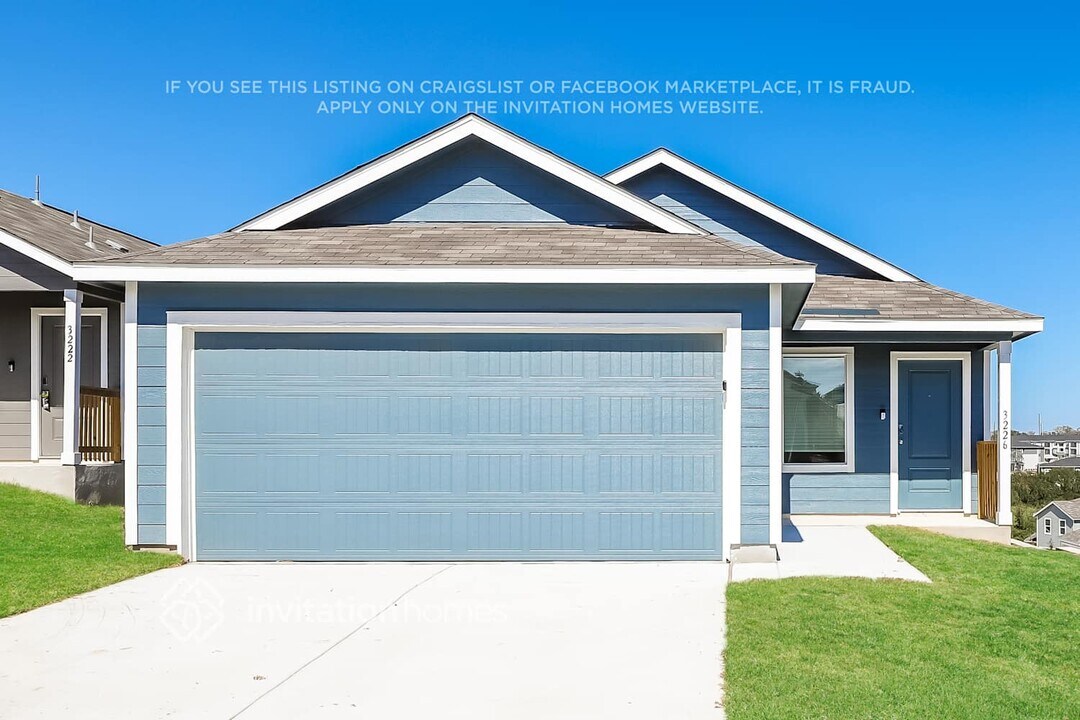 3226 Roslyn Grist in San Antonio, TX - Foto de edificio