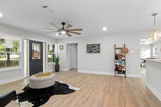 15529 Pine St in Santa Fe, TX - Building Photo - Building Photo