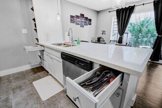 2218 Hazard St in Houston, TX - Building Photo - Building Photo