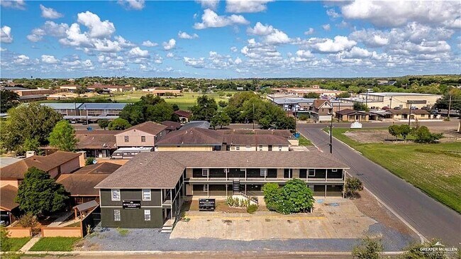 401 N Bethel St-Unit -8 in Roma, TX - Building Photo - Building Photo