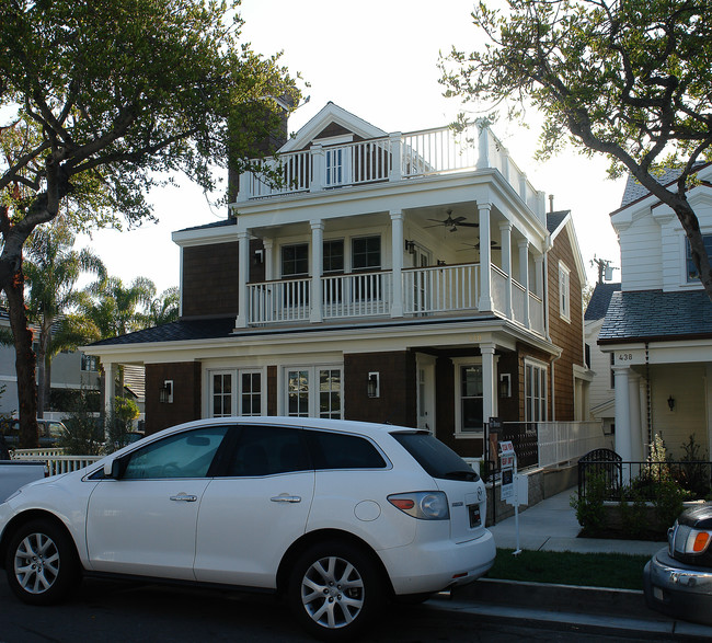 2521 2nd Ave in Corona Del Mar, CA - Foto de edificio - Building Photo