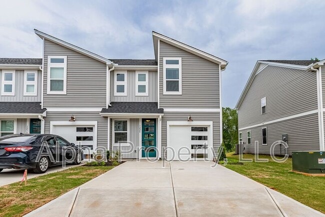 1226 Westgate Vlg Dr