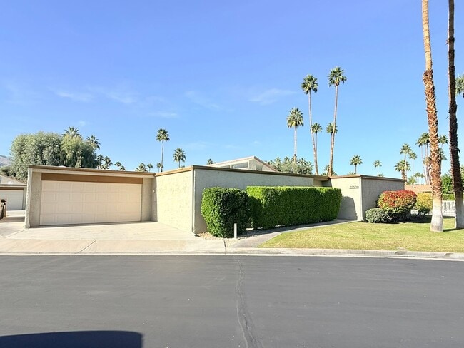 property at 2350 Vía Sonoma