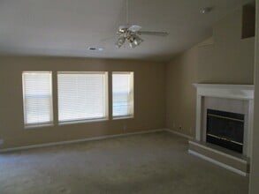 240 Windrose Ct in Chico, CA - Building Photo - Building Photo