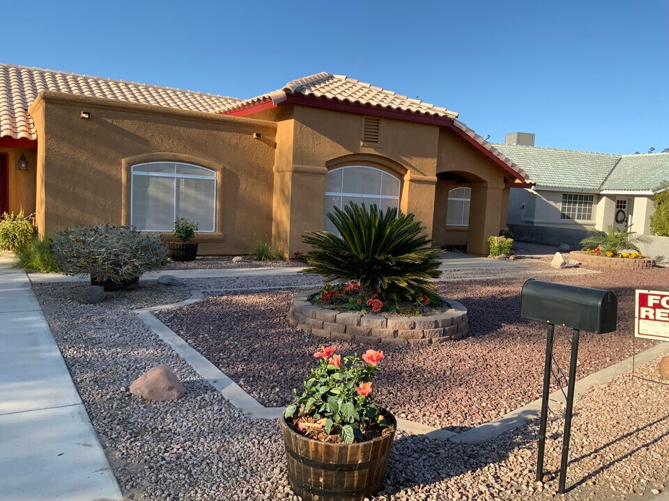 3572 E Moreno Ln in Yuma, AZ - Building Photo