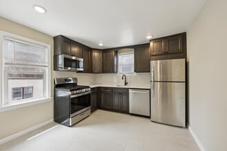325 7th St in Jersey City, NJ - Building Photo - Building Photo