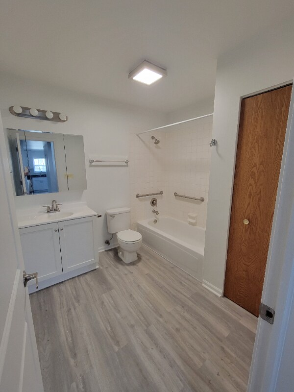 4905 Belmont Rd in Downers Grove, IL - Building Photo - Building Photo