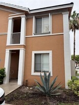 7070 NW 177th St, Unit 109-10 in Hialeah, FL - Building Photo