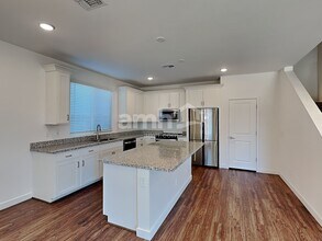 4308 S 105th Dr in Tolleson, AZ - Foto de edificio - Building Photo