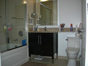 20 Newport Pkwy, Unit 703 in Jersey City, NJ - Building Photo - Building Photo