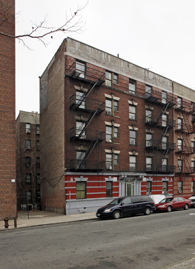 407-409 W 205th St in New York, NY - Building Photo - Building Photo