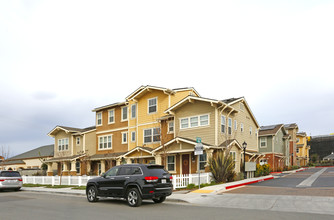 Lotus Townhomes in Sunnyvale, CA - Building Photo - Building Photo