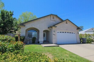 4561 Quinton Dr in Redding, CA - Building Photo