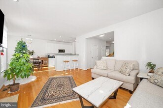 18921 Fountain Hills Dr in Germantown, MD - Building Photo - Building Photo