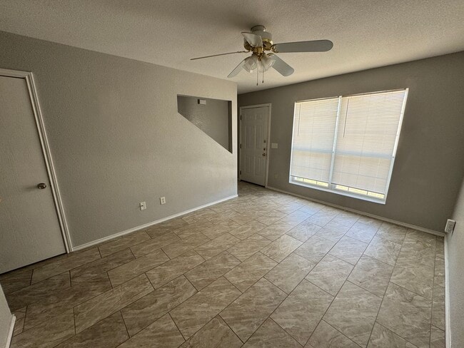 4001 Doraine Ct in Killeen, TX - Foto de edificio - Building Photo