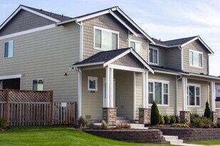 5026 Woodbine Dr SW in Olympia, WA - Building Photo