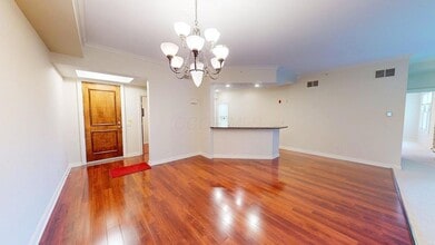 5745 Newbank Cir, Unit 202 in Dublin, OH - Foto de edificio - Building Photo