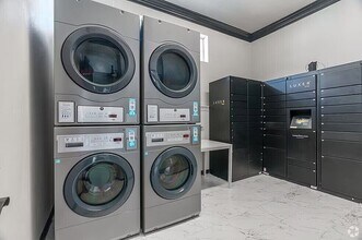 Coronado Villas in Denton, TX - Foto de edificio - Building Photo