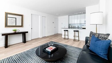 247 E 35th St, Unit 9D in New York, NY - Building Photo - Building Photo