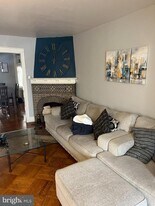 655 Gerhard St in Philadelphia, PA - Building Photo