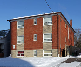 98-112 Newcastle St in Toronto, ON - Building Photo - Primary Photo