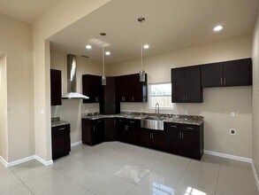 2811 Lavanda Dr in Laredo, TX - Building Photo - Building Photo