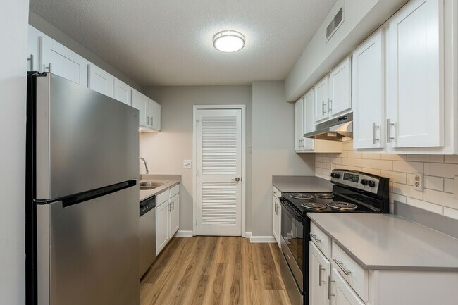 Kingsport Crossing in Kingsport, TN - Building Photo - Building Photo