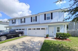 87 W 2nd St in Atlantic Beach, FL - Building Photo