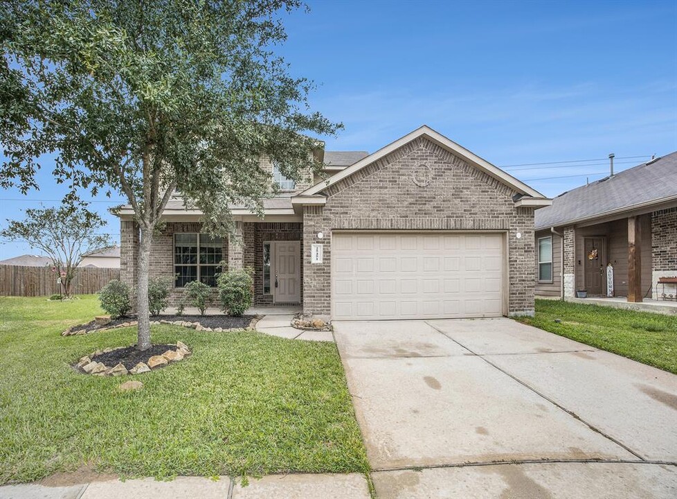 25451 Dappled Filly Dr in Tomball, TX - Foto de edificio